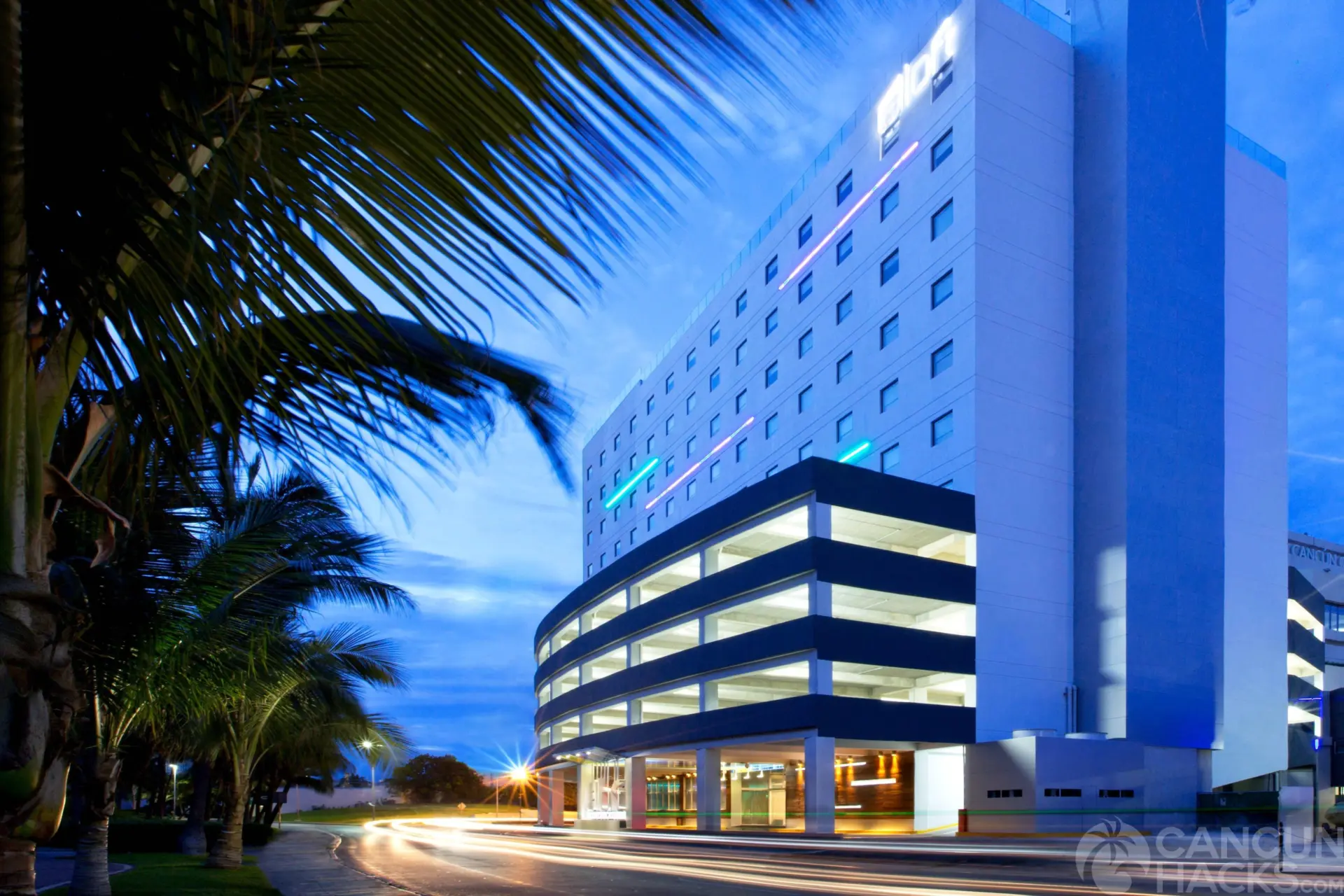 Aloft Cancun Hacks & Review, & AI Concierge