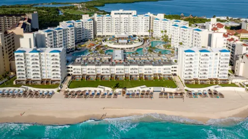 Hilton Cancun Mar Caribe All-Inclusive Resort Hacks & Review, & AI Concierge