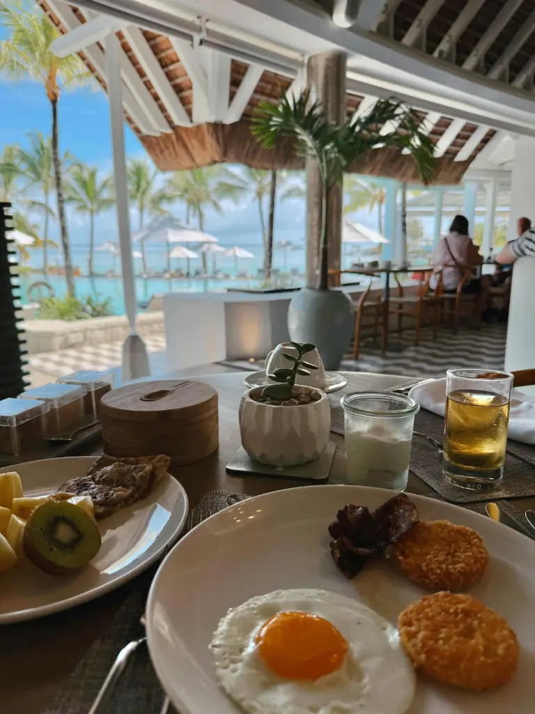 What is included in all inclusive resorts